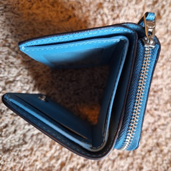 Small Coach Cross Grain Tri Fold Wallet in Blue with Silver Logo - NEW! UNUSED. - Picture 5 of 7